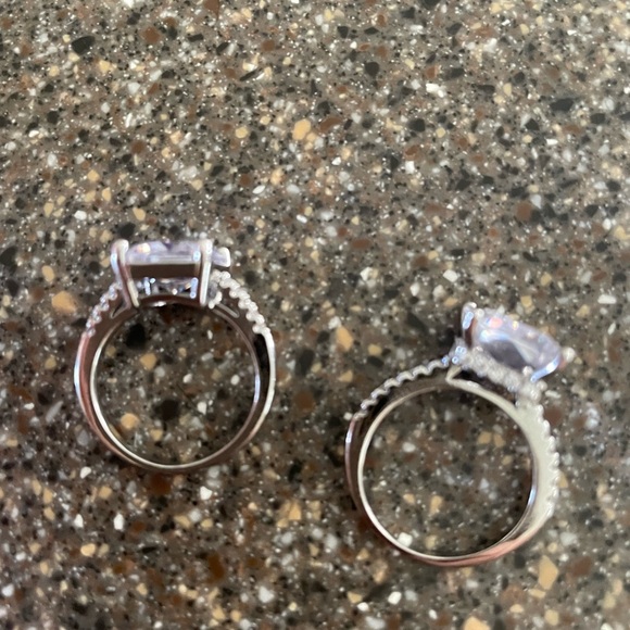 Emerald cut engagement Rings 2 size 7 - Picture 3 of 13